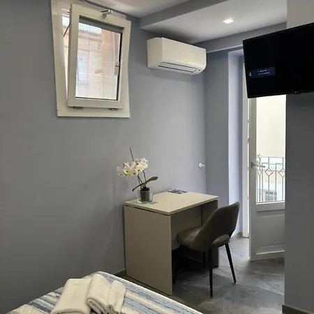公寓 Residenza Ferdinando - 40m Dal Mare 皮佐